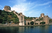 Istanbul, Festung Rumelihisar am Westufer des Bosporus. : Burg